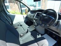 VAUXHALL VIVARO